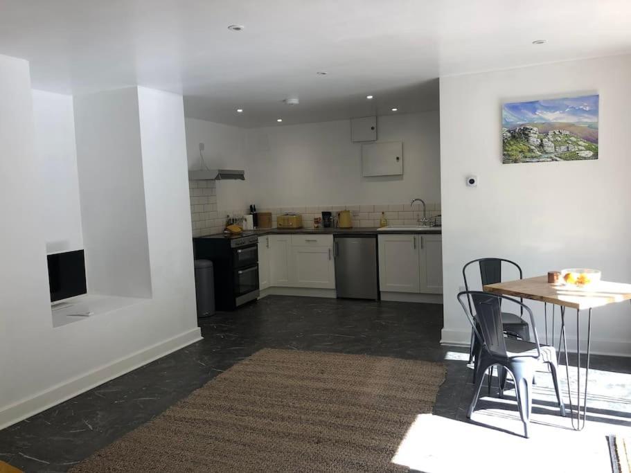 פלימות' Sharp Tor Riverside Studio Apartment מראה חיצוני תמונה